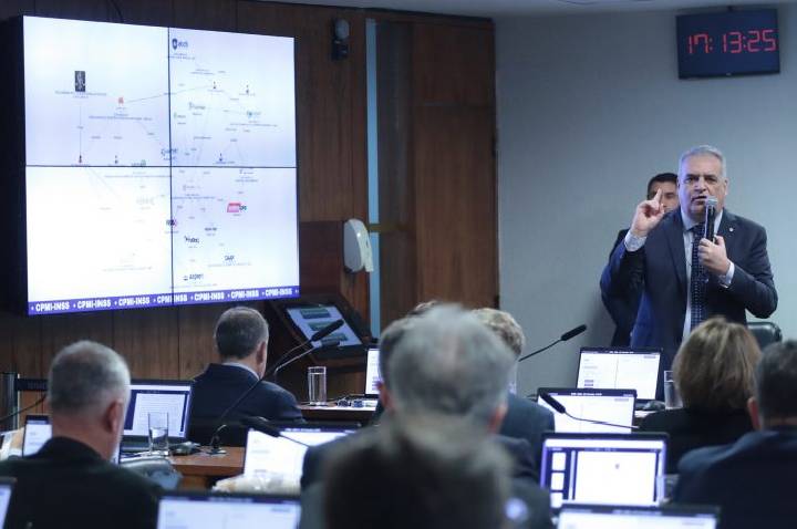 CPMI ouve ex-coordenador de pagamentos do INSS e empresário investigados por desvios