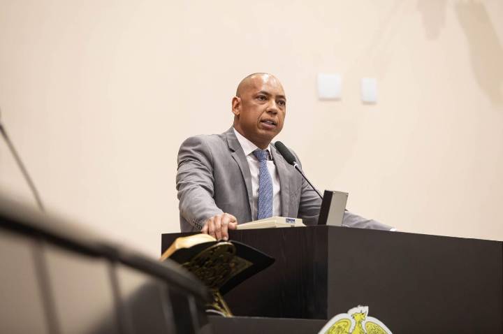 Juca do Guaraná celebra entrega de veículos destinados à Agricultura Familiar