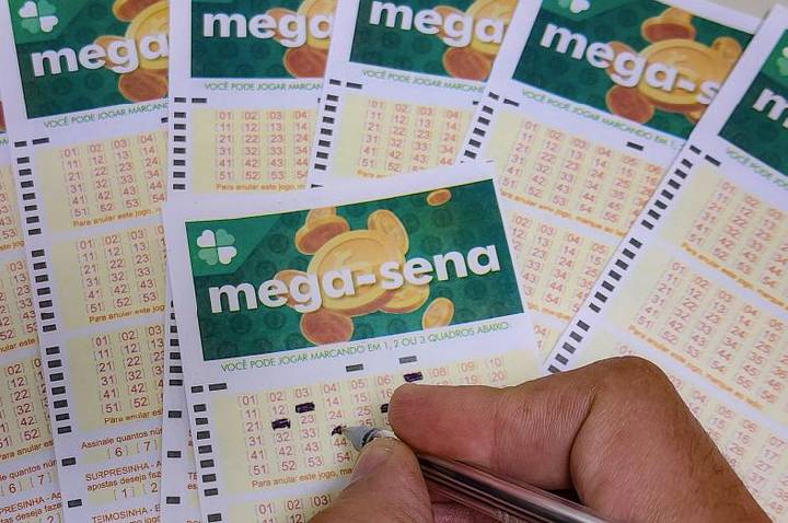 Mega-Sena sorteia prêmio de R$ 100 milhões nesta sexta-feira