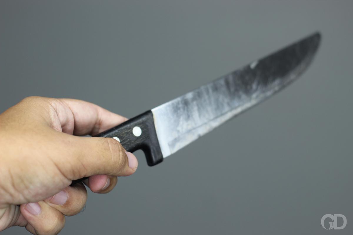 Jovem é esfaqueado após discutir com amigo pelo Instagram