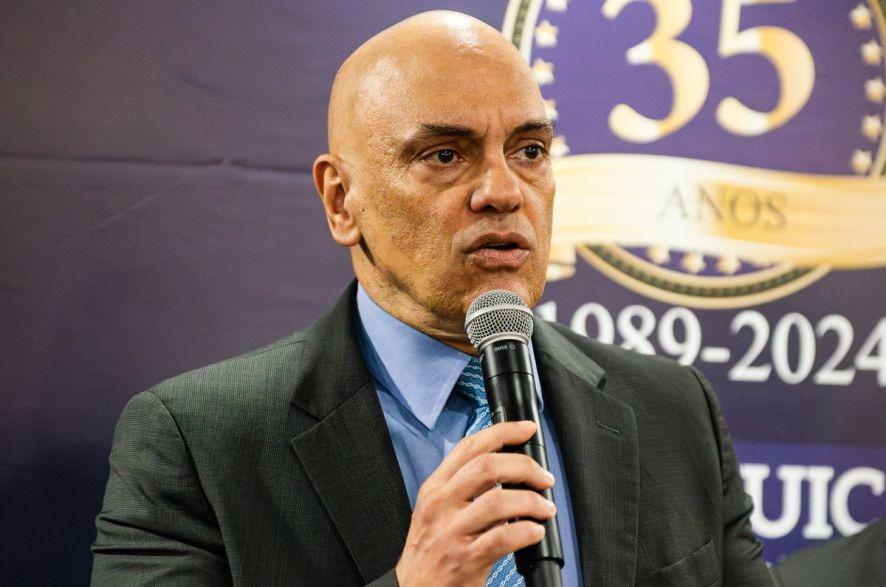Moraes defende regulamentar a internet: “Não é terra sem lei”