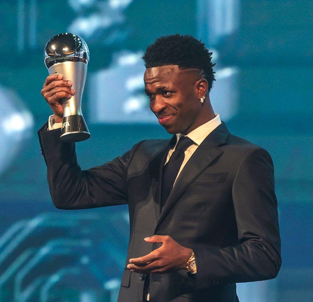 Vini Jr. é eleito o melhor jogador do mundo pela FIFA