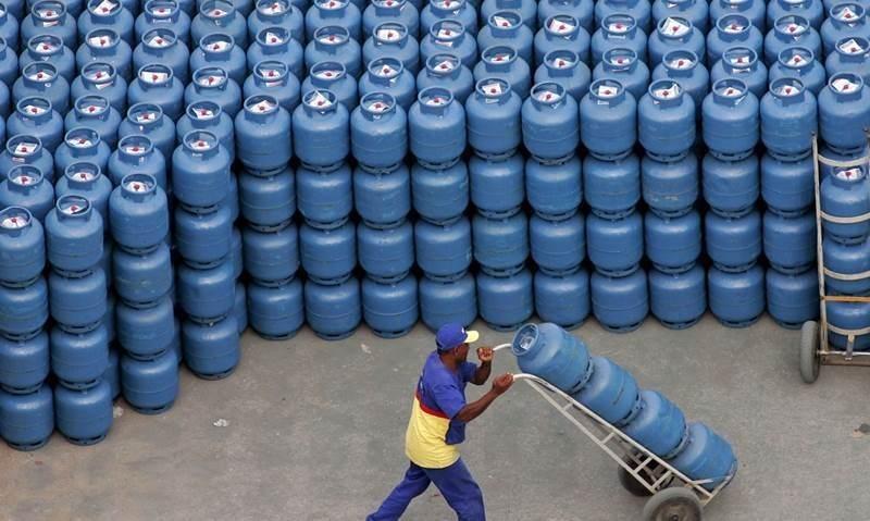 Gás de cozinha fica mais barato neste sábado com ICMS menor