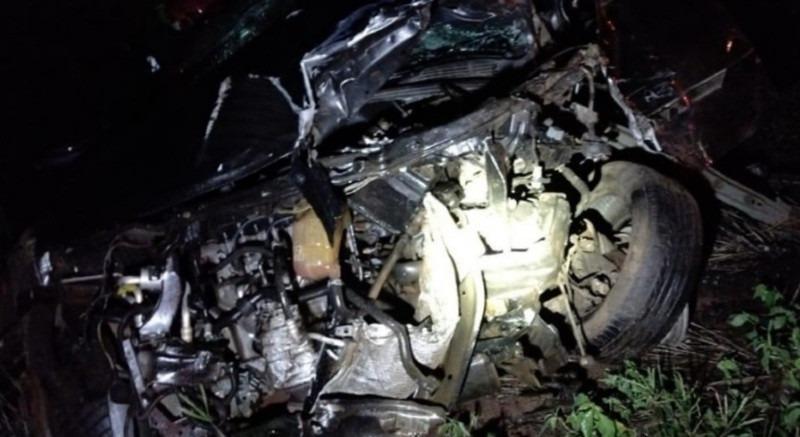Idosa morre em acidente entre carro e carreta; três ficaram feridos