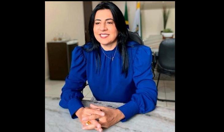 Juíza anula aumento salarial de prefeita, vice e vereadores aprovado em 26 segundos