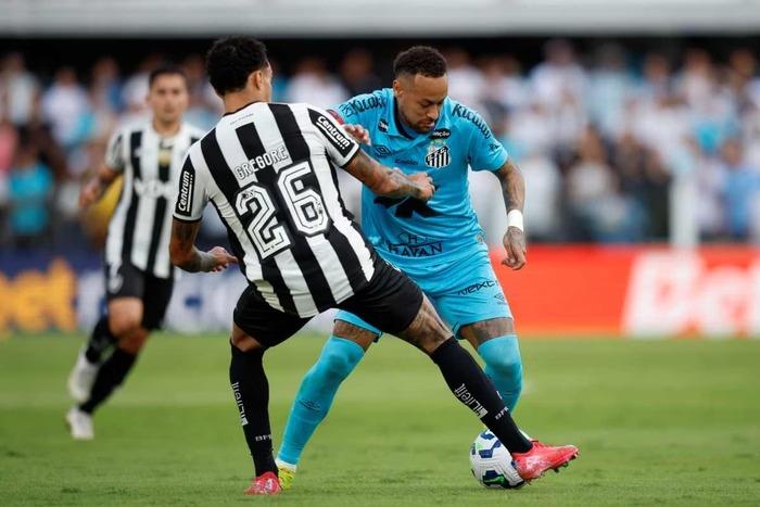 Neymar é expulso e Botafogo vence o Santos; Grêmio bate o Juventude