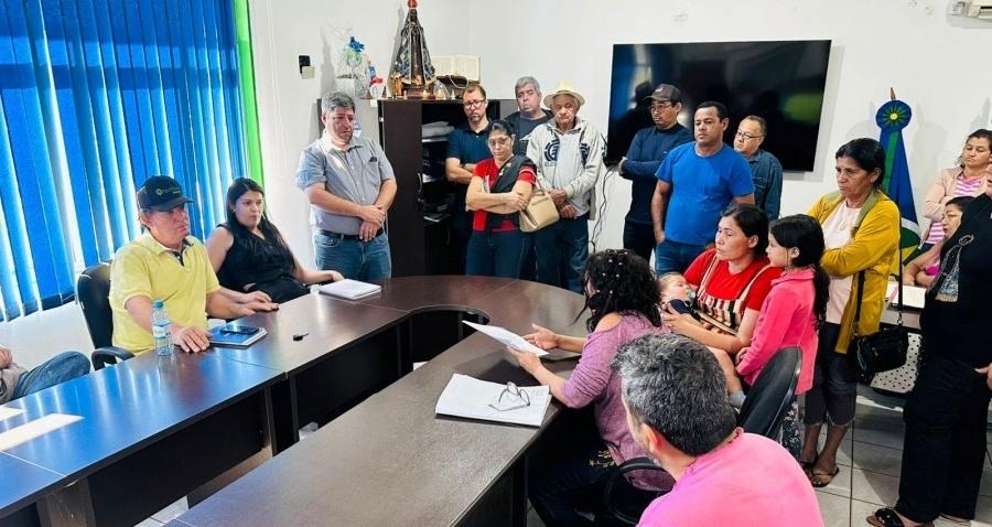 Prefeito de Rosário Oeste recebeu moradores do Assentamento Fonte de Luz para tratar de Regularização Fundiária