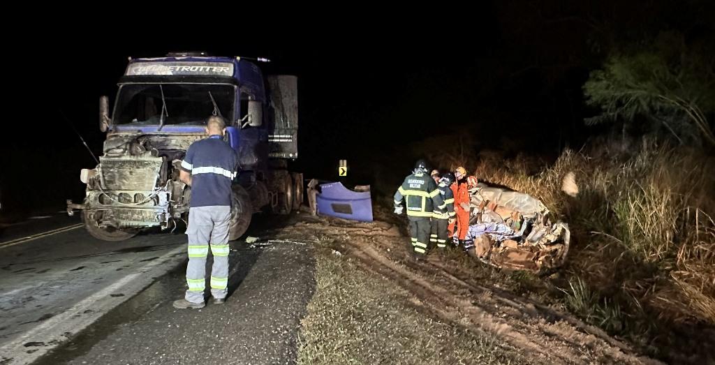 Colisão frontal na BR-364 entre Várzea Grande e Jangada deixa duas vítimas fatais