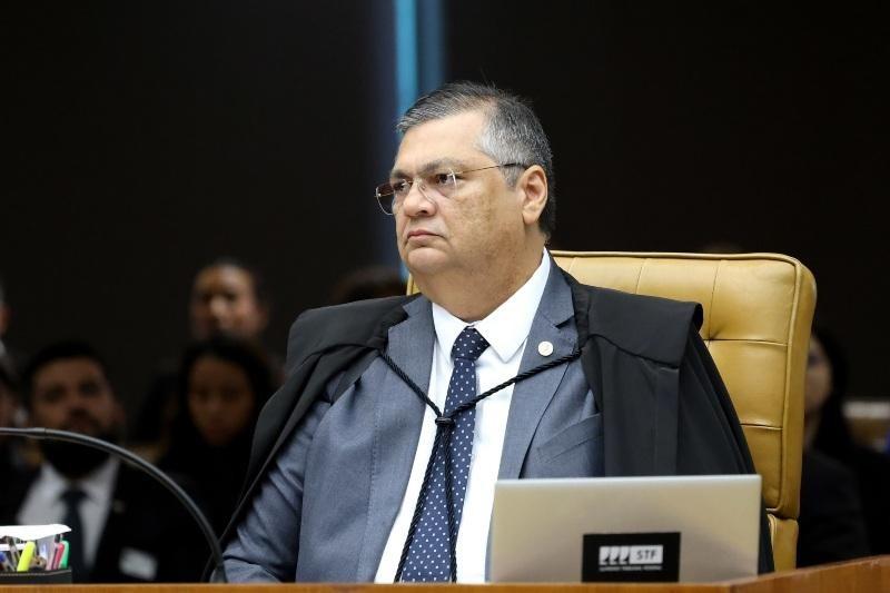 Flávio Dino barra bancos de aplicar leis estrangeiras no Brasil