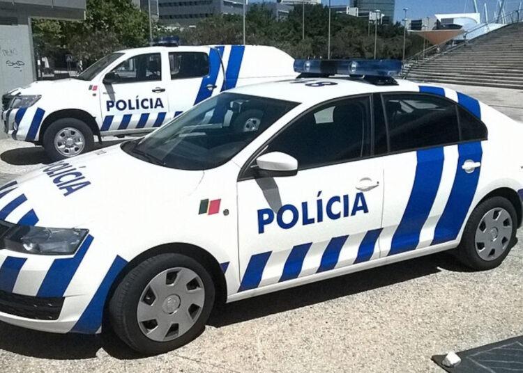 Homem morre asfixiado após esposa, de 100 quilos, cair em cima dele