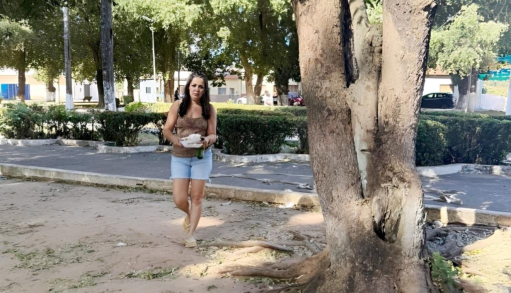 Secretaria de Assistência Social de Rosário Oeste Promove Ação de Limpeza Pós-Evento na Praça Manoel Loureiro