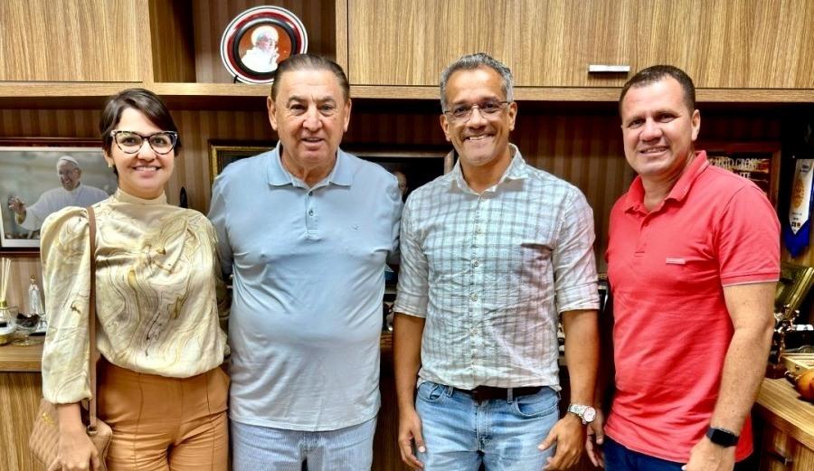 Mais segurança e qualidade no transporte escolar: Educação de Rosário Oeste busca parceria para novos ônibus