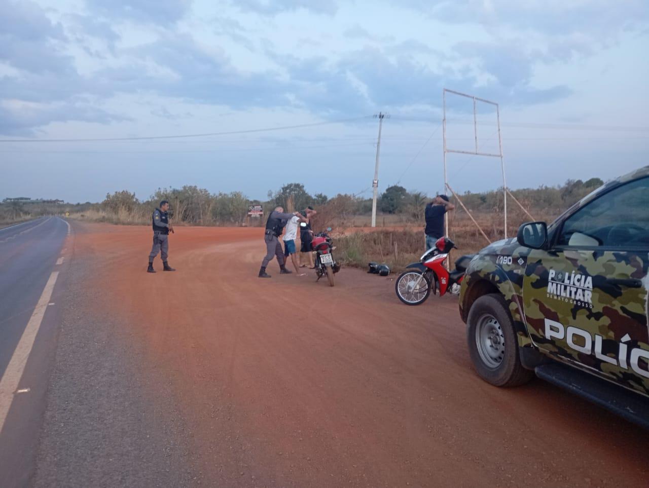 Racha ilegal na Rodovia MT-010 termina com apreensão de veículos e autuação de motociclistas em Rosário Oeste