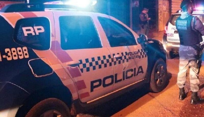 Caminhoneiro é baleado por vizinho e agressor é preso