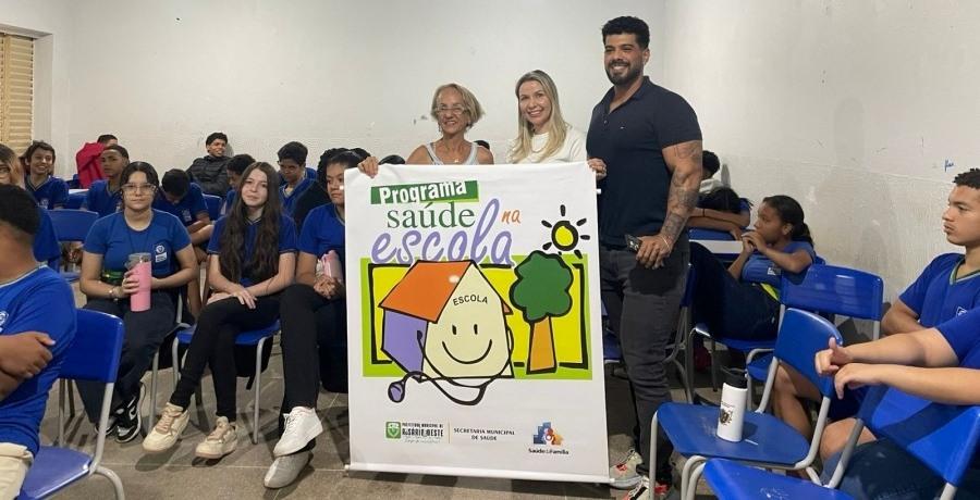Escola Arthur Borges, em Rosário Oeste, recebe palestra sobre álcool, drogas e cigarros pelo Programa Saúde na Escola