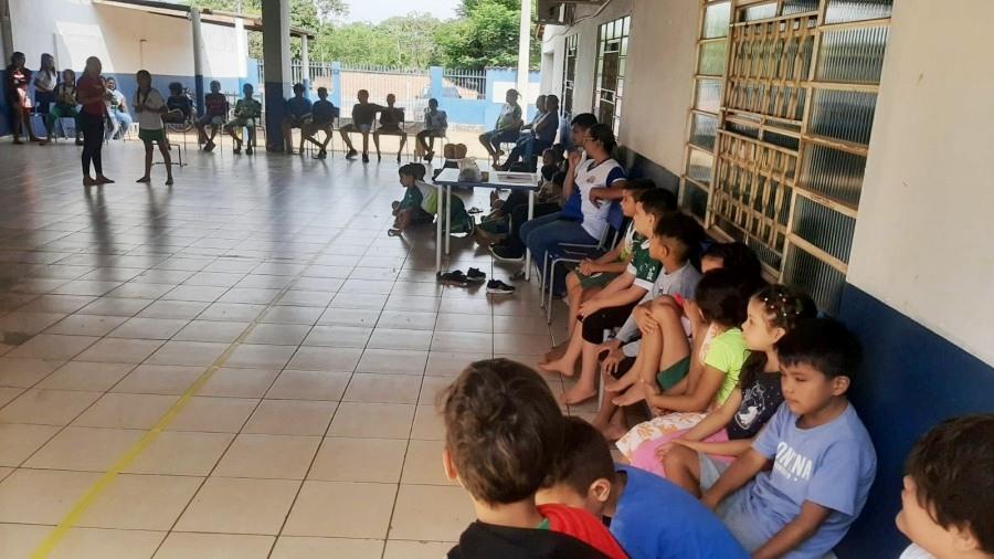 Escola João Batista da Silva de Rosário Oeste (MT) Mobiliza Projeto 'Bola de Meia'