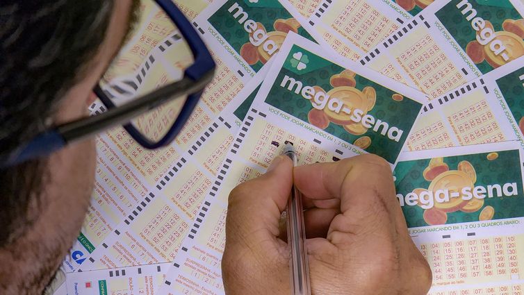 Mega-Sena sorteia nesta quinta-feira prêmio estimado em R$ 21 milhões