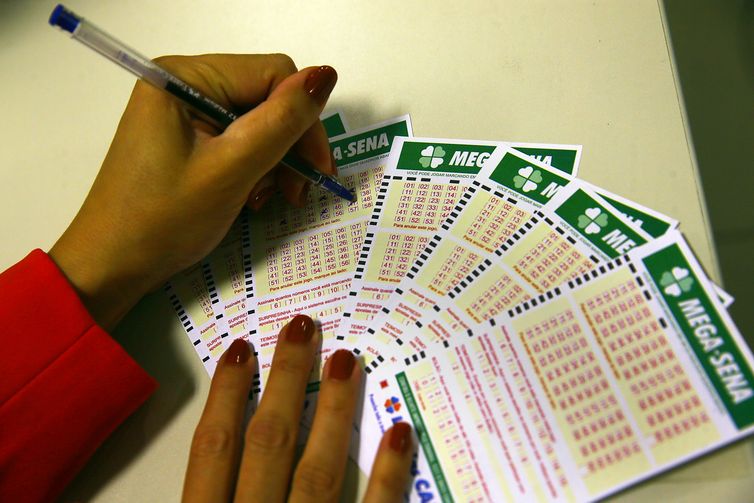 Mega-Sena sorteia nesta quinta prêmio acumulado em R$ 7,5 milhões