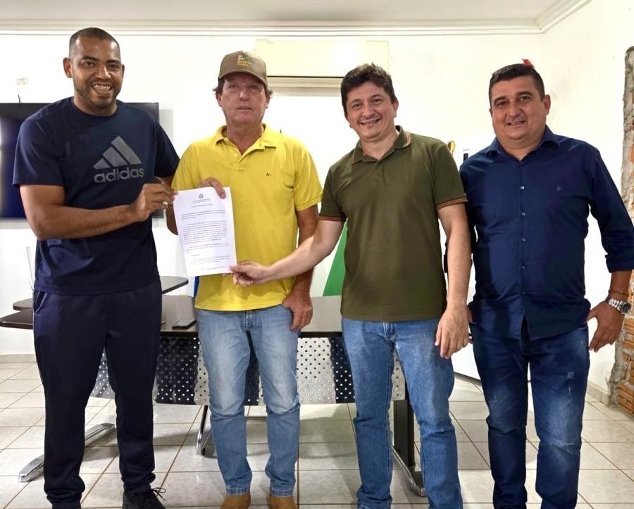 Prefeito de Rosário Oeste assina Termo de Compromisso para construção da Capela Mortuária