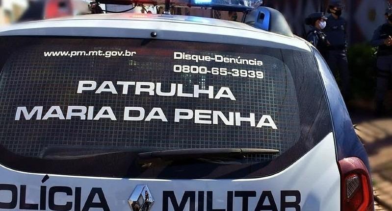 Homem agride companheira e incendeia casa com bebê dentro em MT