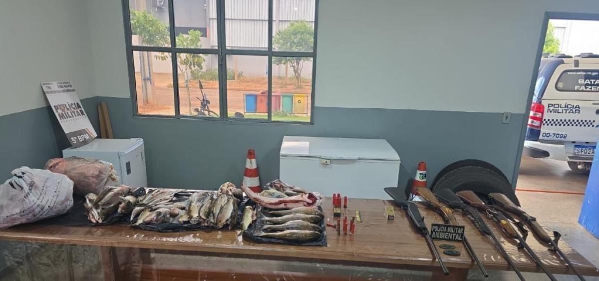 Idoso é preso com 5 espingardas, pescado irregular e 23 quilos de carne de caça
