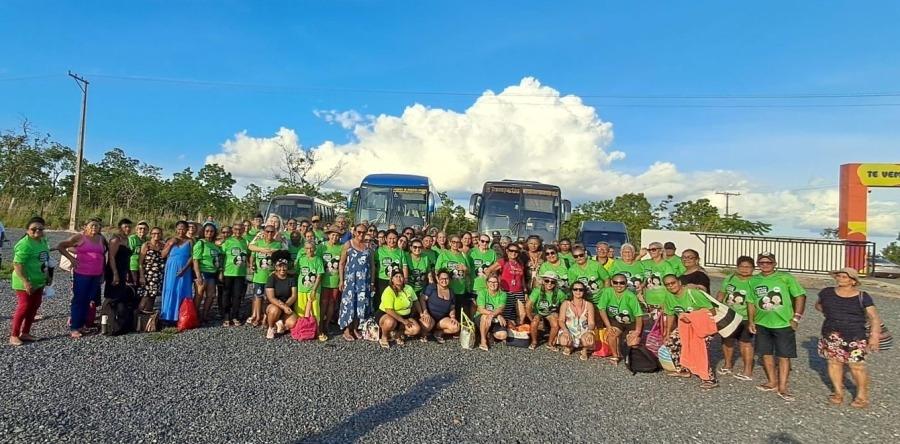 Idosos de Rosário Oeste têm dia de diversão inesquecível em parque aquático