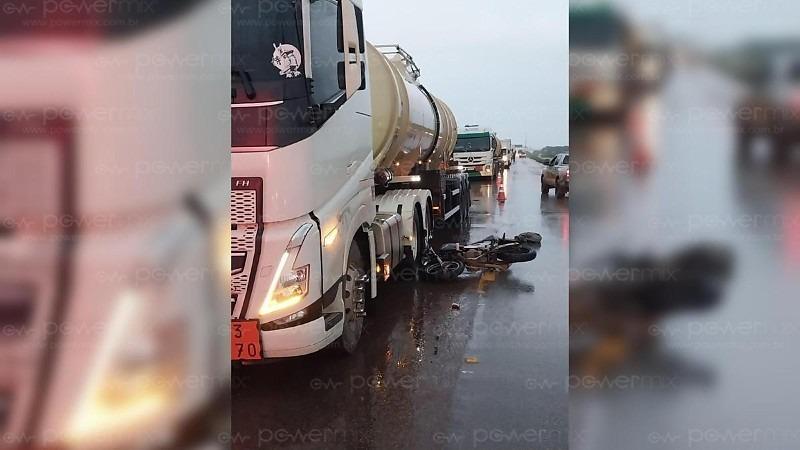 Motociclista morre após colisão com carreta-tanque na BR entre Lucas do Rio Verde e Nova Mutum