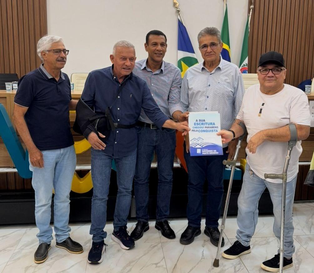 Prefeitura de Nobres entrega mais de 200 títulos de propriedade em cerimônia histórica