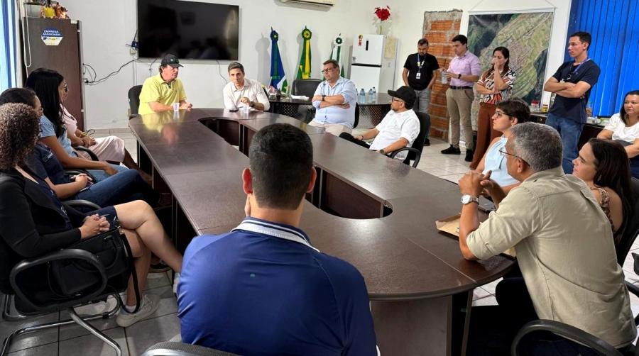 Rosário Oeste apresenta demandas ao Secretário de Educação em visita oficial