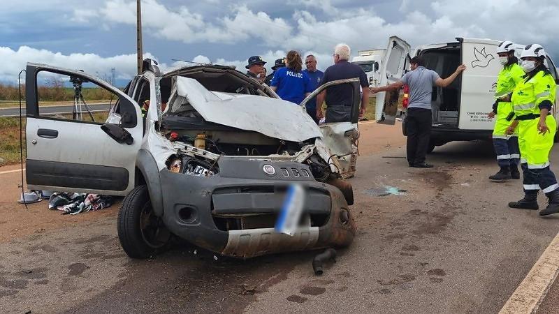 Casal morre após carro capotar na BR-163