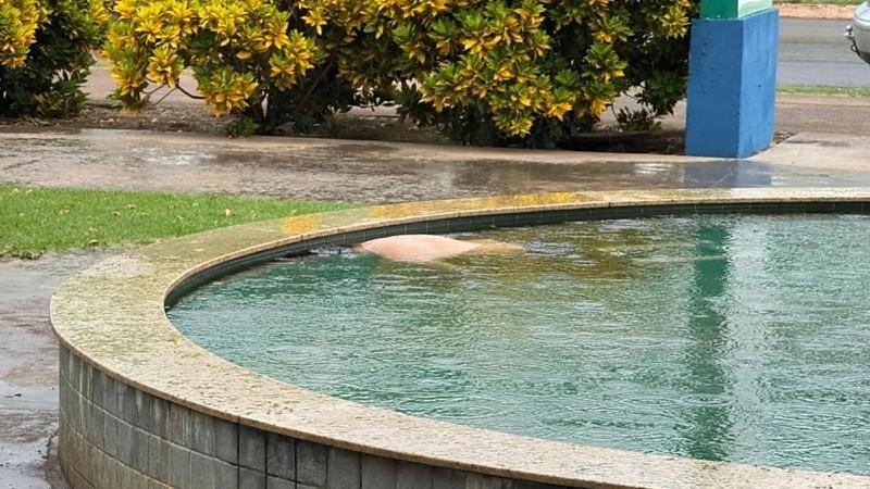 Homem é encontrado morto em chafariz de praça em Lucas do Rio Verde