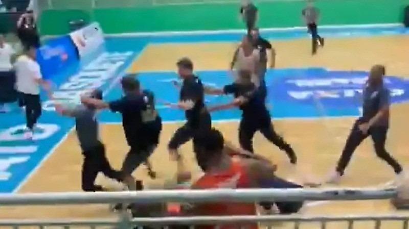 Juiz apanha e quase é linchado após partida do NBB