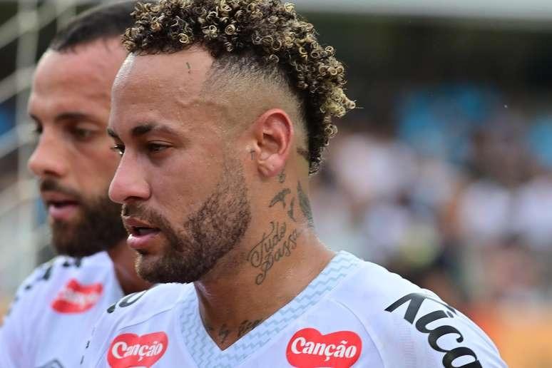 Neymar Jr renova contrato com o Santos até dezembro de 2026  