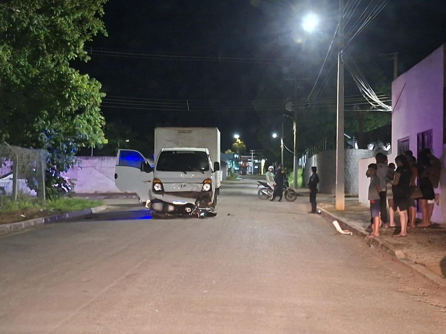 Acidente entre carro e moto deixa jovem ferido em Nobres