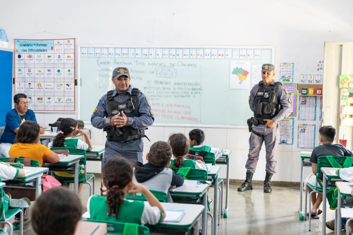 Aluno vai para a delegacia por ameaçar professora de morte em aula