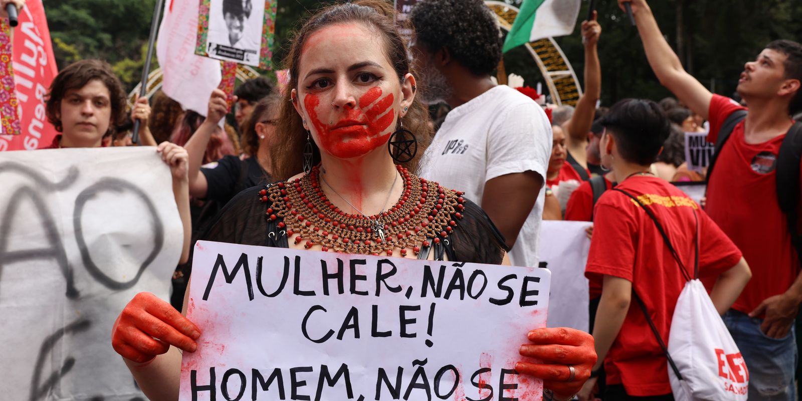 O Brasil atinge marca histórica de feminicídios em 2025, com média de quatro vítimas diárias