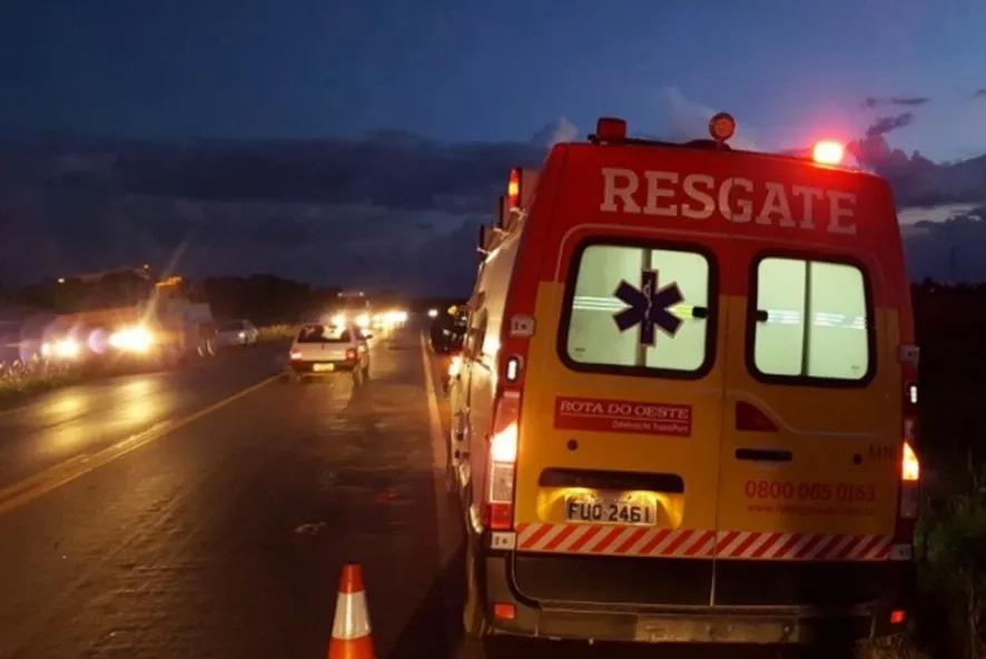 Caminhão tanque tomba na BR-163 e deixa rodovia interditada entre Diamantino e Nova Mutum