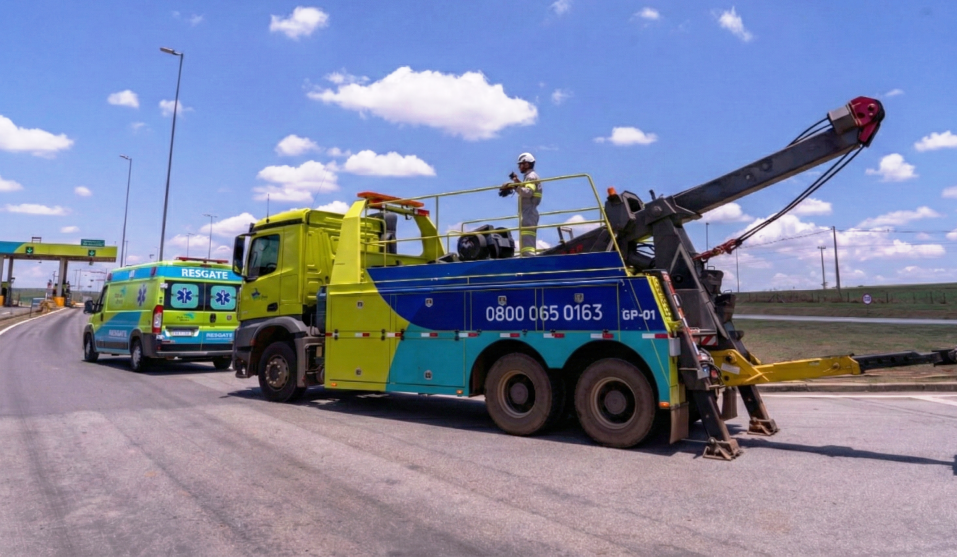 Colisão de Carretas com Produtos Perigosos na BR-364 em Várzea Grande Interditou Rodovia no Domingo (23)