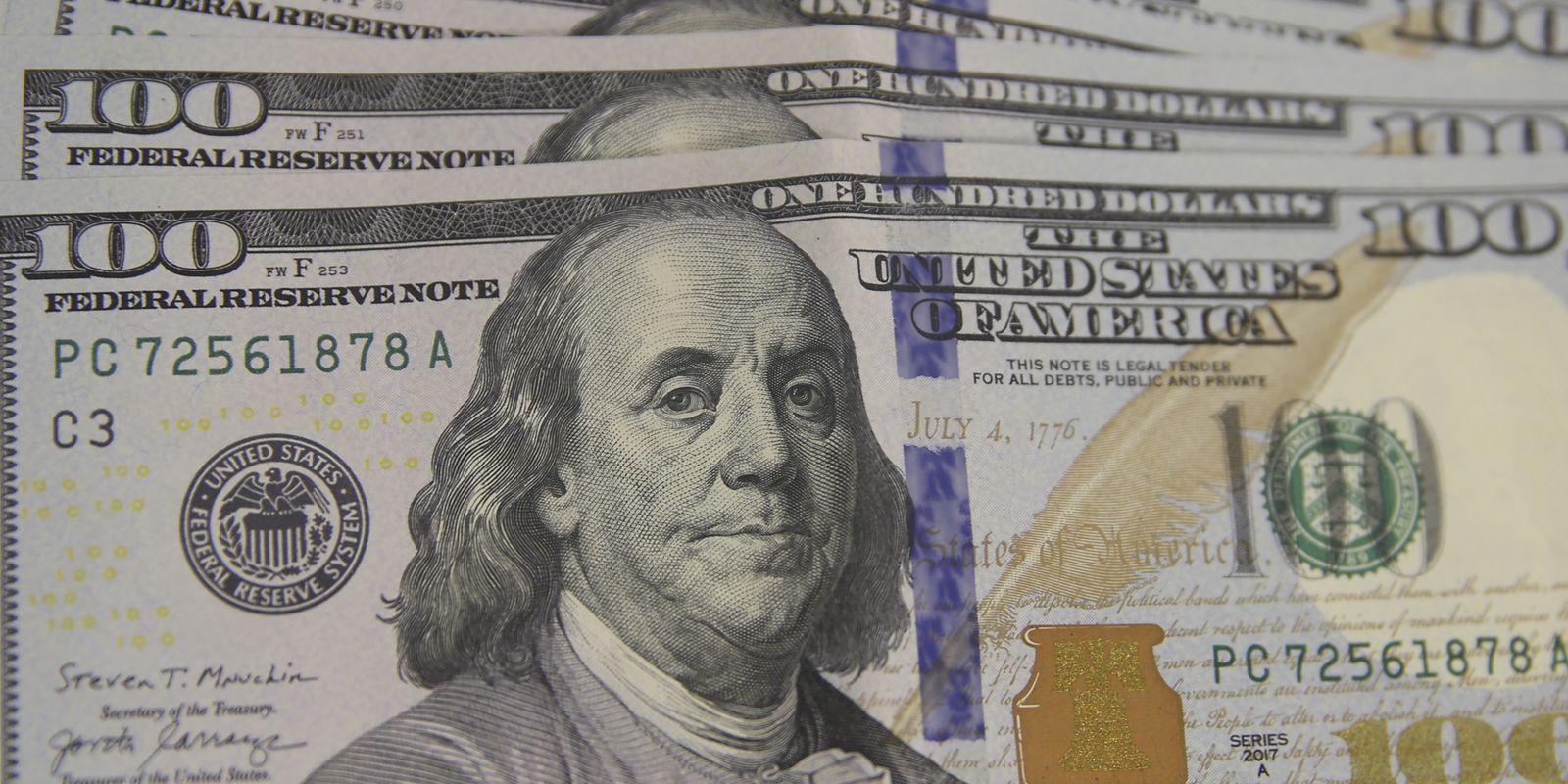 Dólar supera R$ 5,20 em dia de instabilidade global