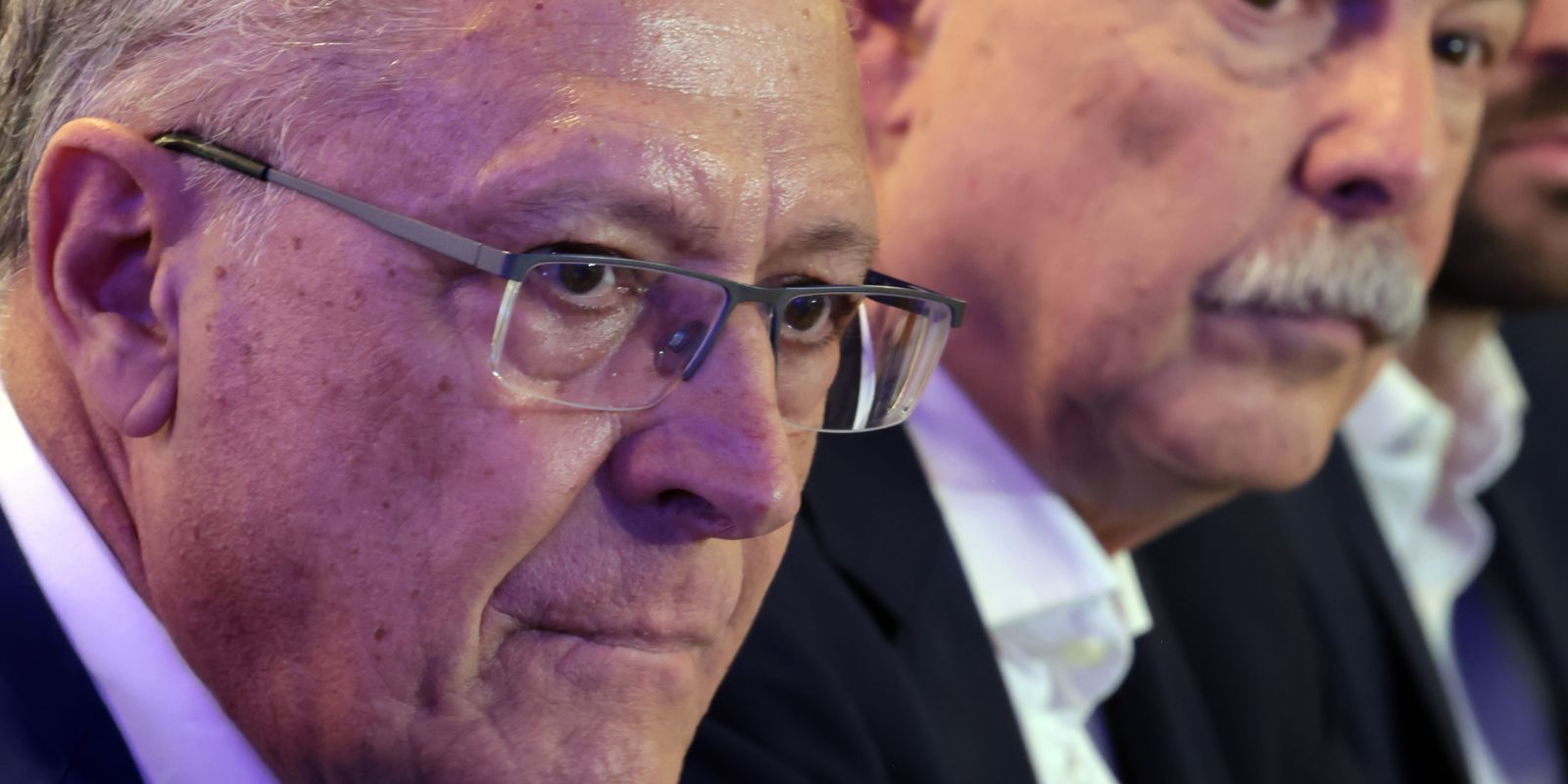 Governo planeja apoio a setores da economia impactados por tarifas dos EUA