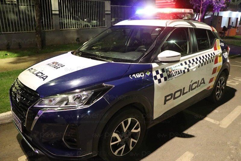 Motociclista embriagado foge da PM, cai em posto de combustível e é preso após perseguição em Santa Rita do Trivelato