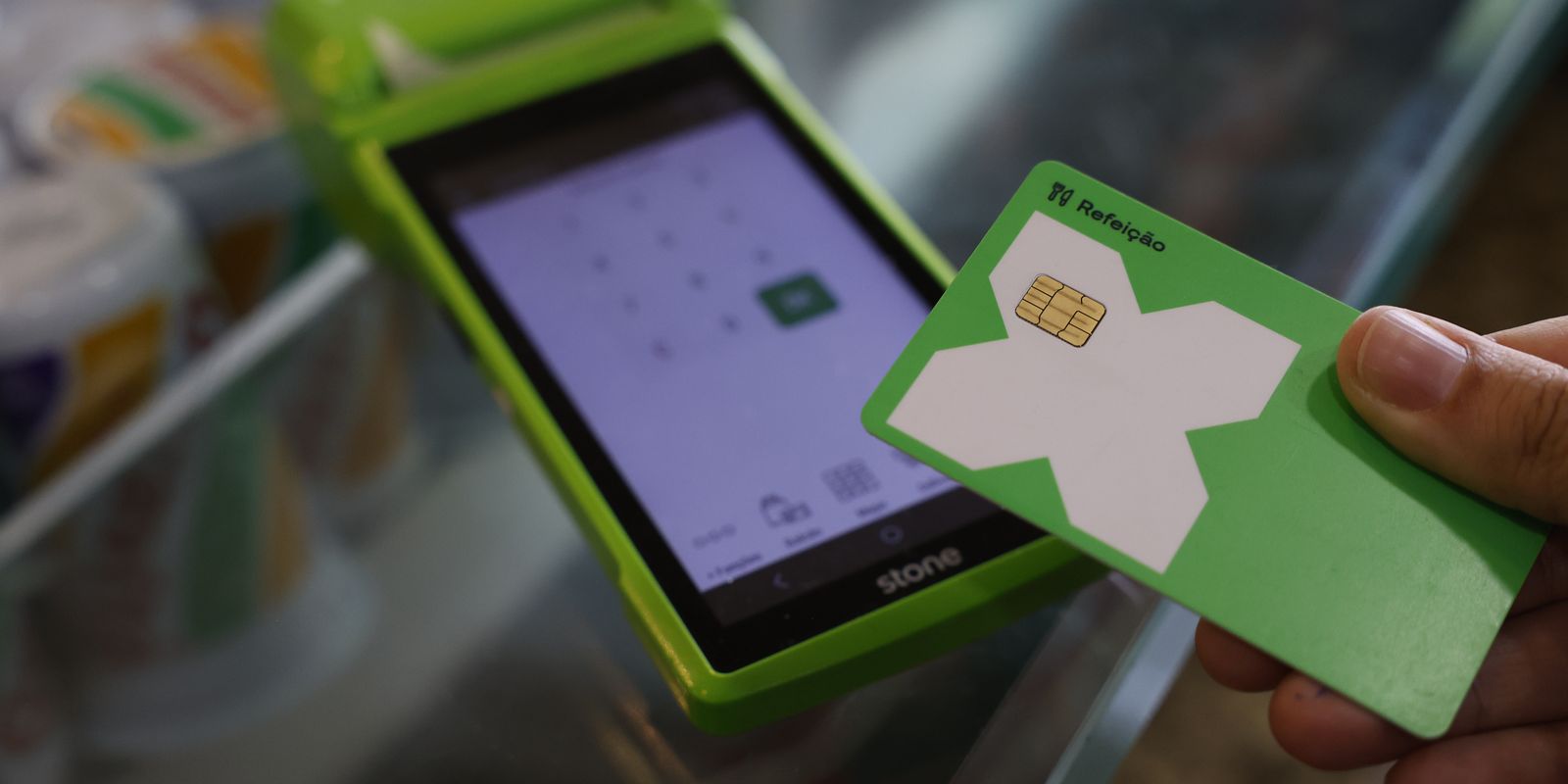 Novas diretrizes para vales-alimentação e refeição passam a valer