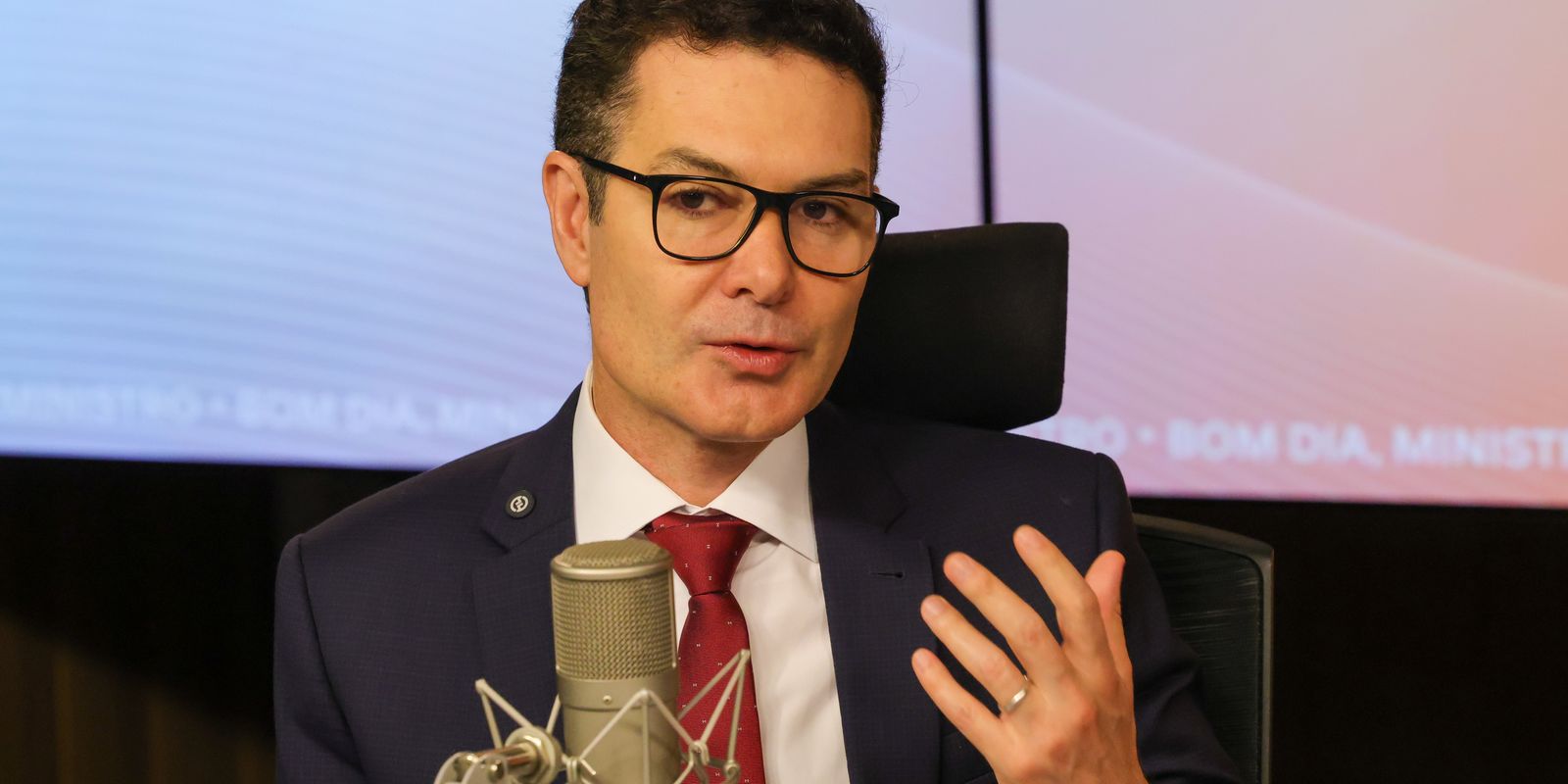 Ministro detalha parceria para regularizar terras da União