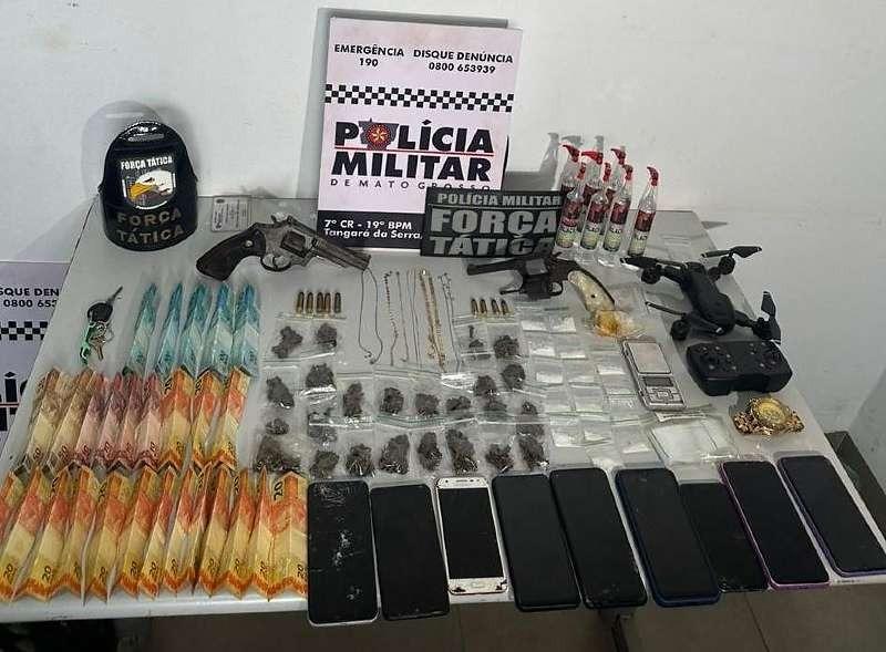 Seis homens forão presos por roubo e transferência de R$ 100 mil em Tangará