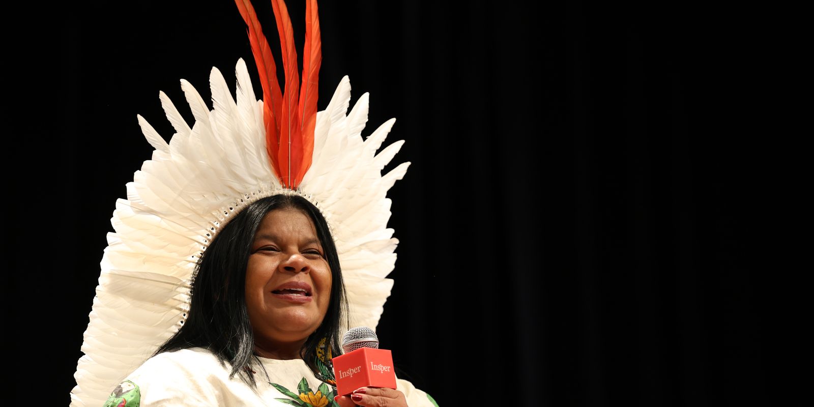 Sônia Guajajara recebe alta hospitalar após cinco dias