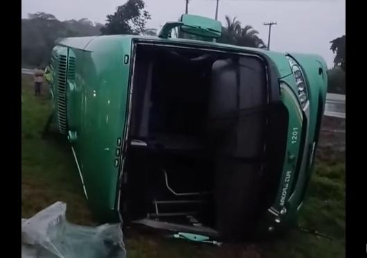 BR-364/MT sofre bloqueios para remoção de veículos sinistrados, neste sábado (28) em Nobres e Rosário Oeste