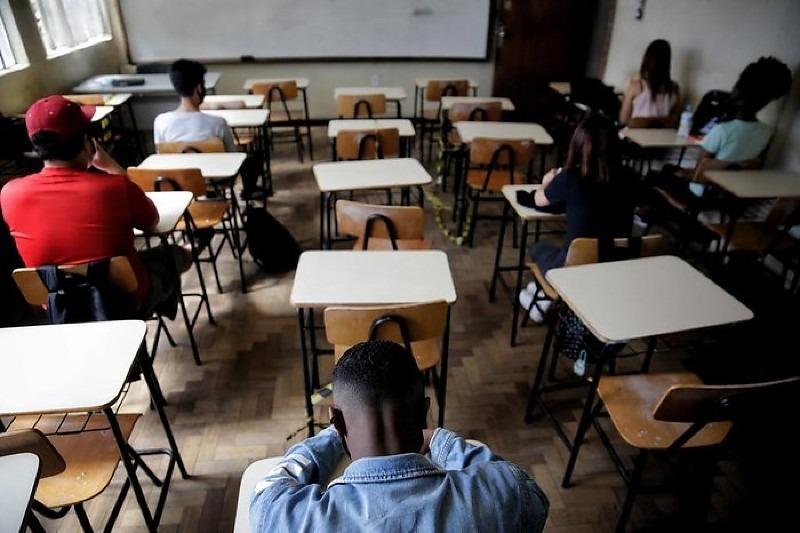 Brasil perde 1 milhão de alunos na educação básica; a maior perda em 20 anos