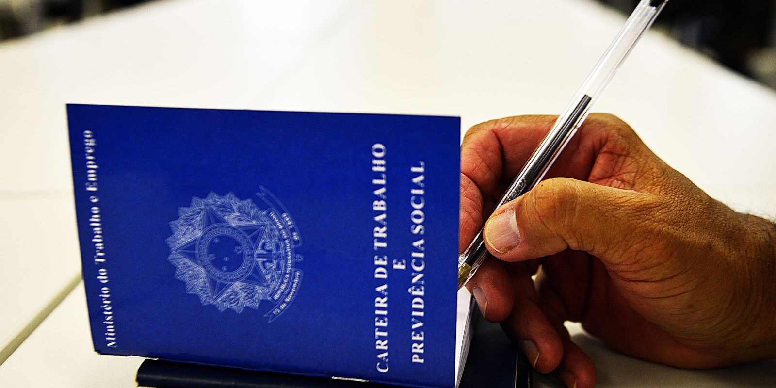 Brasil alcança percentual recorde de trabalhadores contribuindo para a previdência social