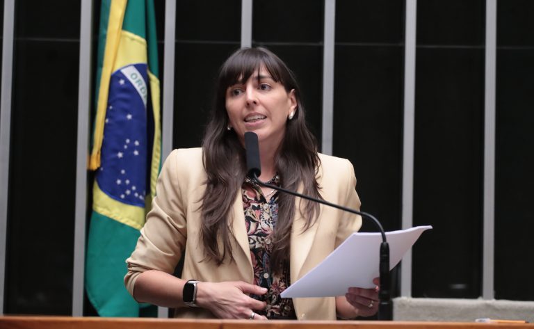 Deputados aprovam quebra de sigilo bancário para definição de pensão alimentícia