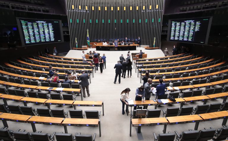 Câmara dos Deputados retoma atividades legislativas nesta quarta-feira